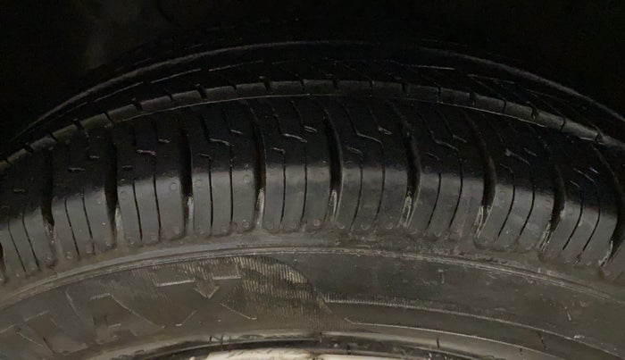 2017 Hyundai Elite i20 MAGNA 1.2, Petrol, Manual, 92,294 km, Left Front Tyre Tread