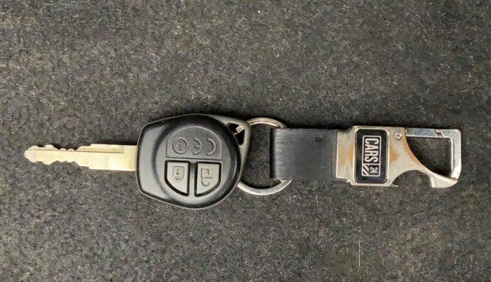 2017 Maruti Dzire VDI AMT, Diesel, Automatic, 1,12,566 km, Key Close Up