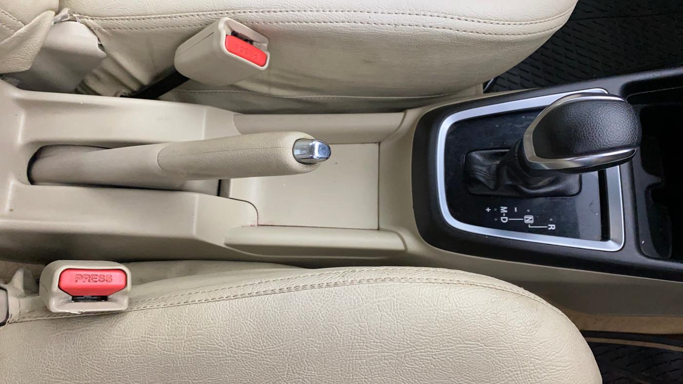 2017 Maruti Dzire VDI AMT, Diesel, Automatic, 1,12,566 km, Gear Lever