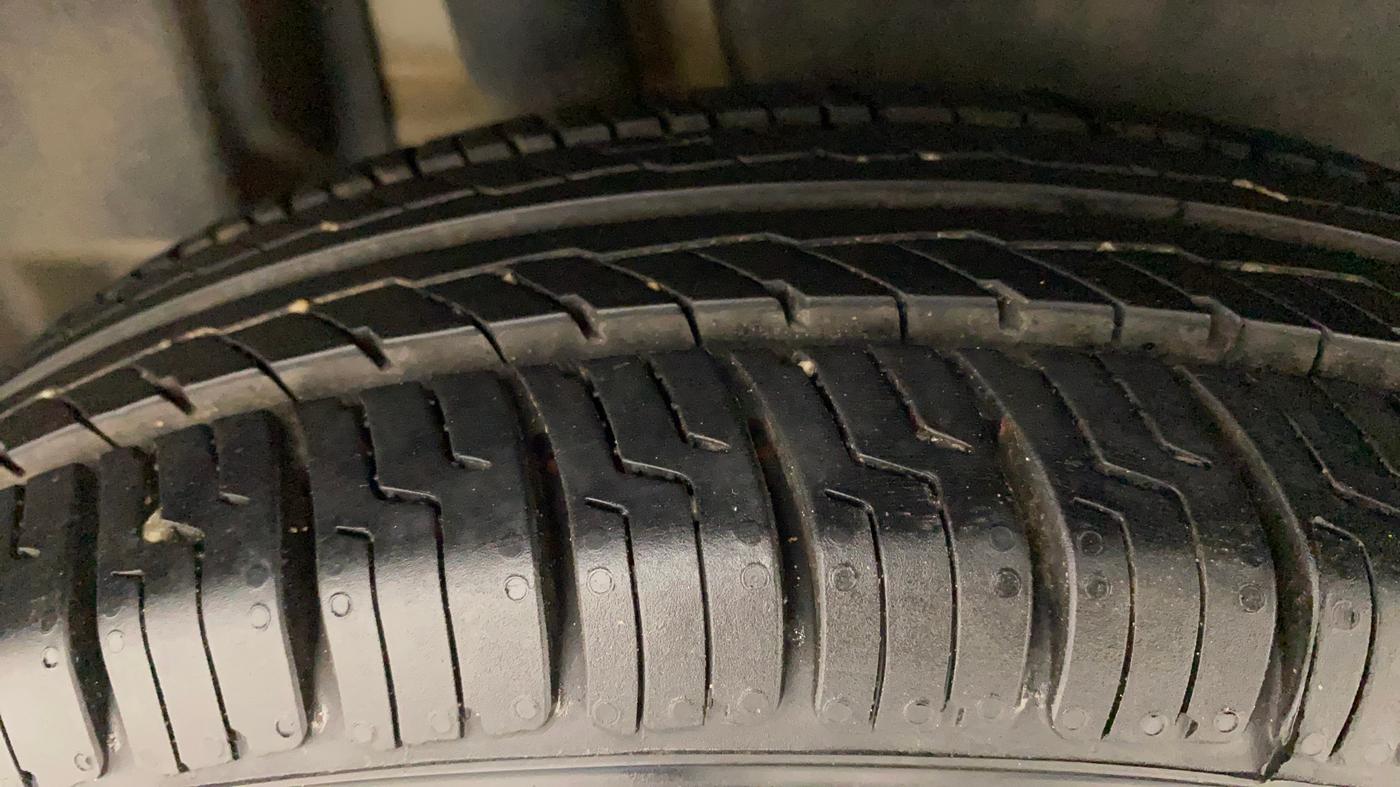 2017 Maruti Dzire VDI AMT, Diesel, Automatic, 1,12,566 km, Right Rear Tyre Tread