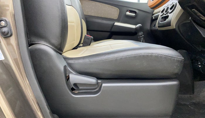 2016 Maruti Wagon R 1.0 VXI, Petrol, Manual, 10,987 km, Driver Side Adjustment Panel