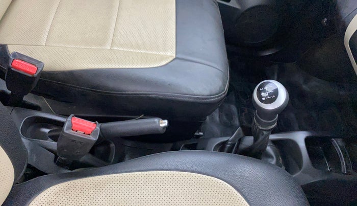 2016 Maruti Wagon R 1.0 VXI, Petrol, Manual, 10,987 km, Gear Lever