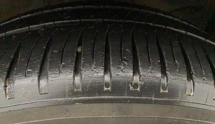 2012 Honda City 1.5L I-VTEC V AT SUNROOF, CNG, Automatic, 83,570 km, Right Front Tyre Tread