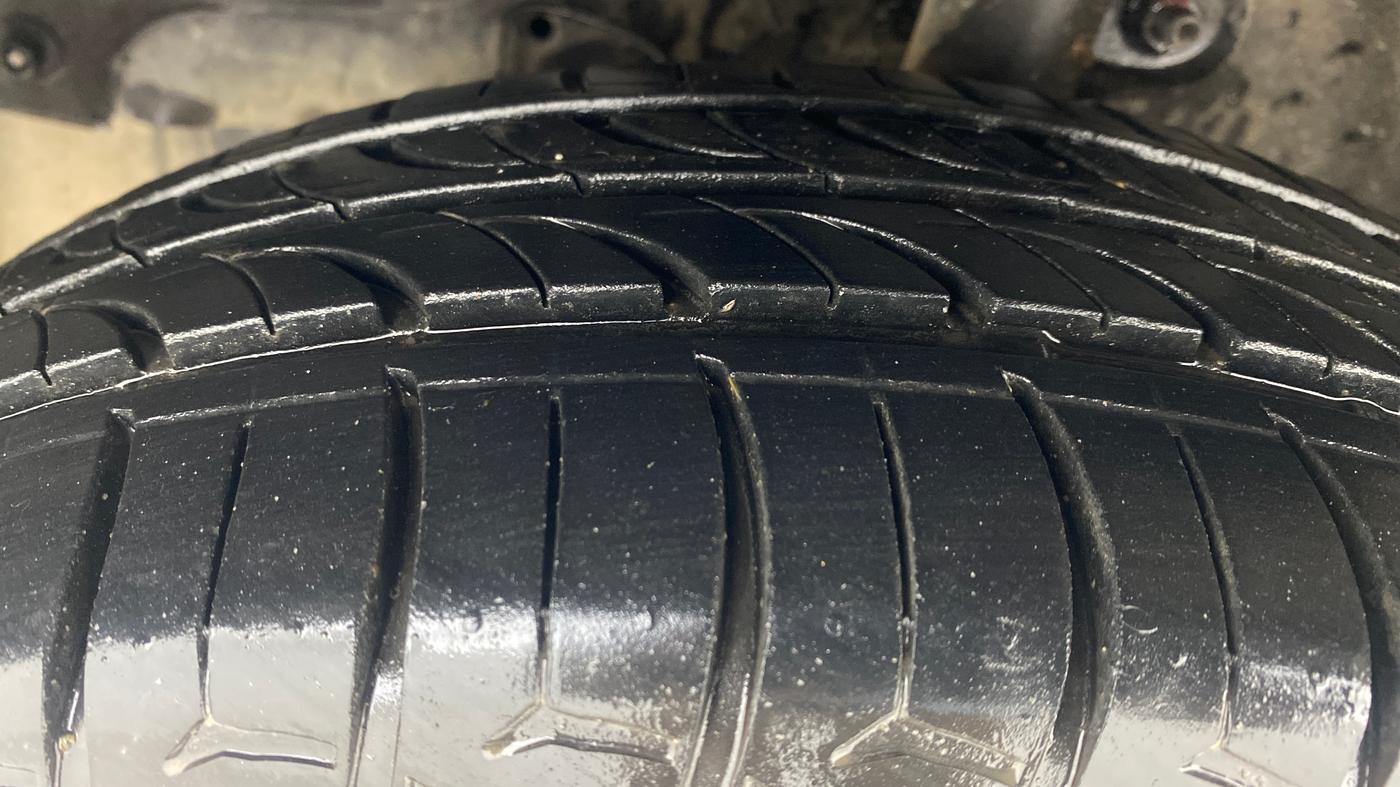 2018 Mahindra KUV 100 NXT K2 P 6 STR, Petrol, Manual, 45,966 km, Left Front Tyre Tread