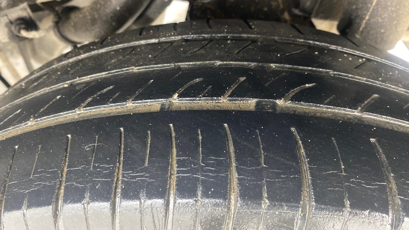 2018 Mahindra KUV 100 NXT K2 P 6 STR, Petrol, Manual, 45,966 km, Left Rear Tyre Tread