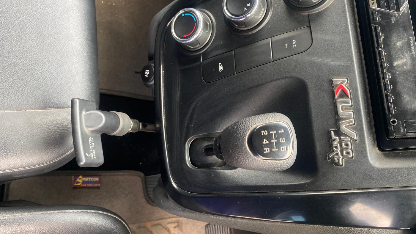2018 Mahindra KUV 100 NXT K2 P 6 STR, Petrol, Manual, 45,966 km, Gear Lever