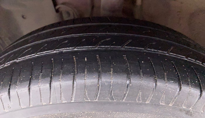 2017 Nissan Micra Active XV S, Petrol, Manual, 69,965 km, Left Front Tyre Tread