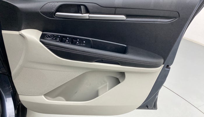 2020 KIA SONET HTX 1.0 IMT, Petrol, Manual, 18,239 km, Driver Side Door Panels Control