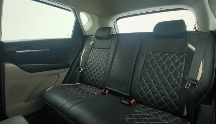 2020 KIA SONET HTX 1.0 IMT, Petrol, Manual, 18,239 km, Right Side Rear Door Cabin
