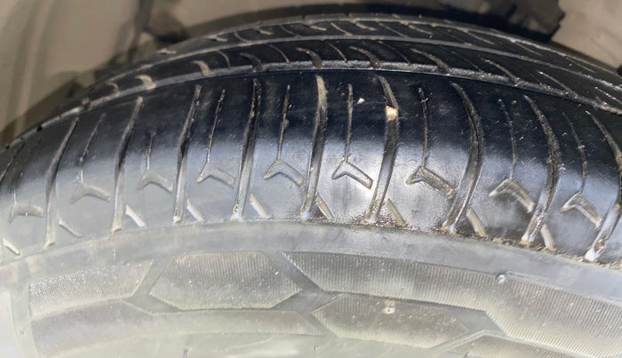 2014 Maruti Celerio VXI AMT, Petrol, Automatic, 63,255 km, Left Front Tyre Tread