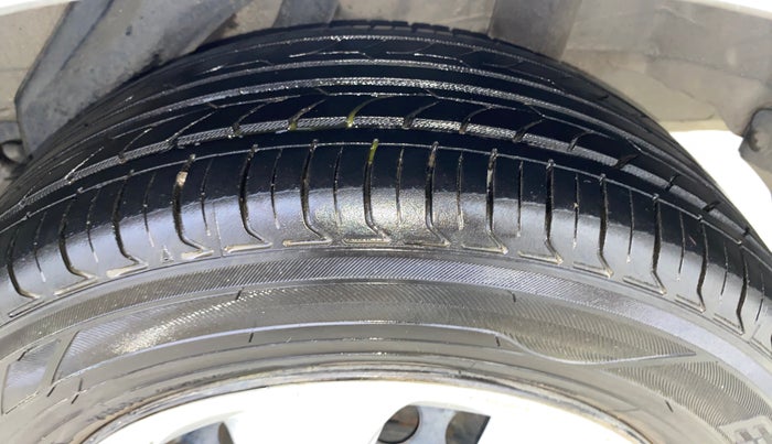 2015 Honda Amaze 1.5L I-DTEC S, Diesel, Manual, 79,018 km, Left Rear Tyre Tread