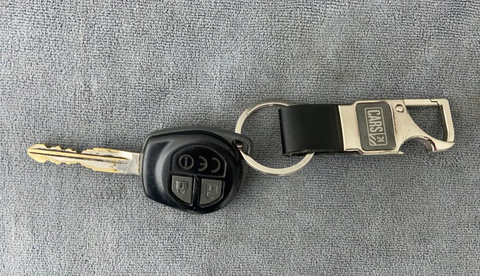 2016 Maruti Vitara Brezza VDI, Diesel, Manual, Key Close Up