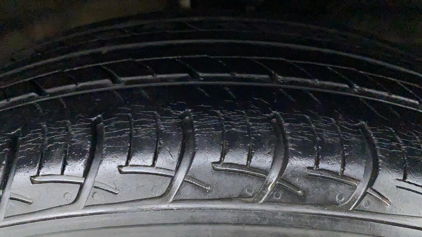 2018 Maruti Baleno DELTA 1.2 K12, Petrol, Manual, 37,422 km, Right Front Tyre Tread