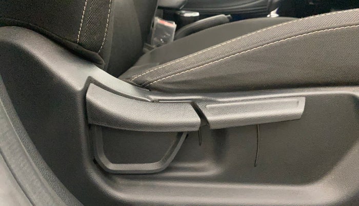 2021 Hyundai NEW I20 ASTA (O) 1.2 MT, Petrol, Manual, 19,506 km, Driver Side Adjustment Panel