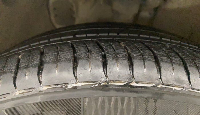 2021 Hyundai NEW I20 ASTA (O) 1.2 MT, Petrol, Manual, 19,506 km, Left Front Tyre Tread