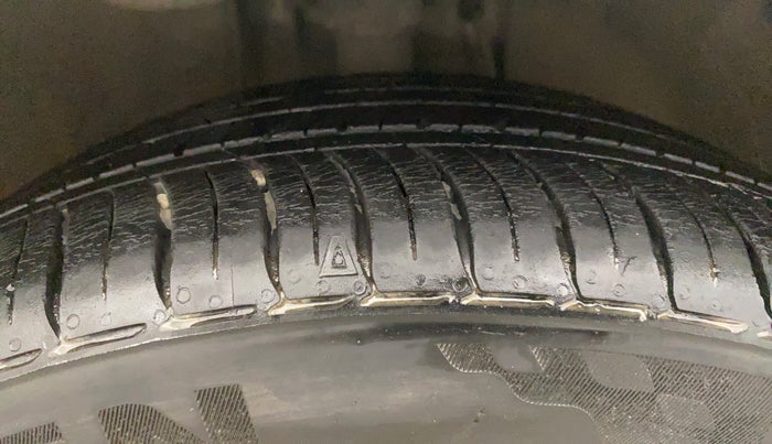 2021 Hyundai NEW I20 ASTA (O) 1.2 MT, Petrol, Manual, 19,506 km, Right Front Tyre Tread