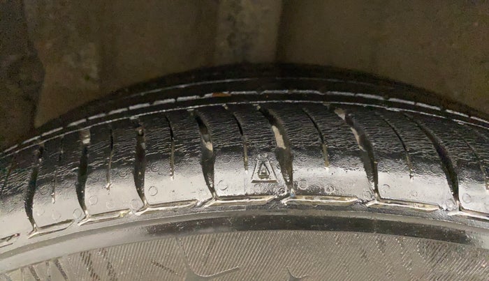 2021 Hyundai NEW I20 ASTA (O) 1.2 MT, Petrol, Manual, 19,506 km, Right Rear Tyre Tread