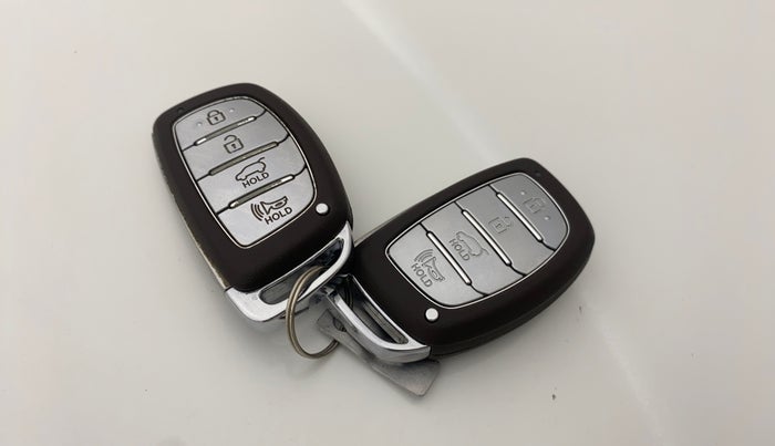 2021 Hyundai NEW I20 ASTA (O) 1.2 MT, Petrol, Manual, 19,506 km, Key Close Up