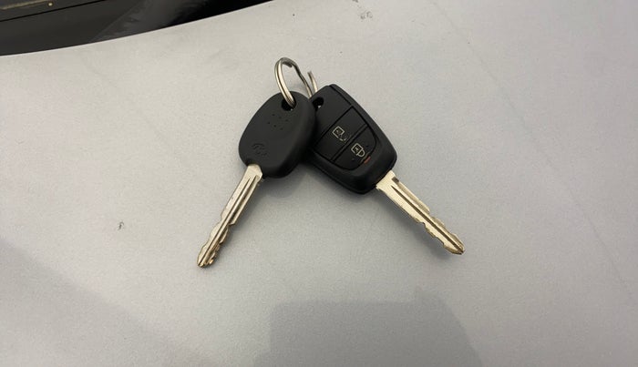 2018 Hyundai NEW SANTRO SPORTZ AMT, Petrol, Automatic, 33,260 km, Key Close Up