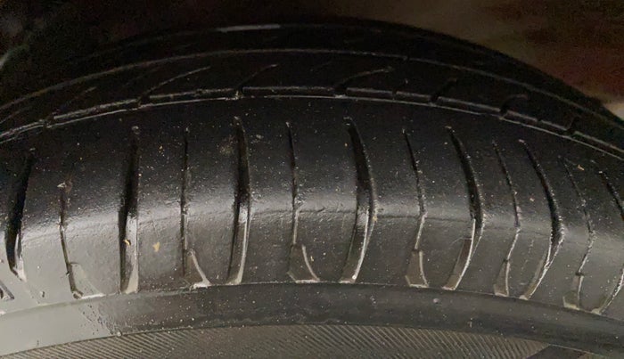 2013 Maruti Alto K10 VXI, CNG, Manual, 55,578 km, Left Rear Tyre Tread