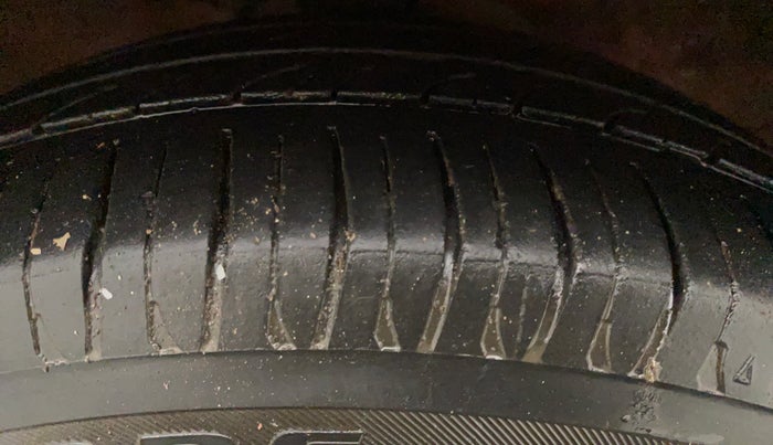 2013 Maruti Alto K10 VXI, CNG, Manual, 55,578 km, Left Front Tyre Tread