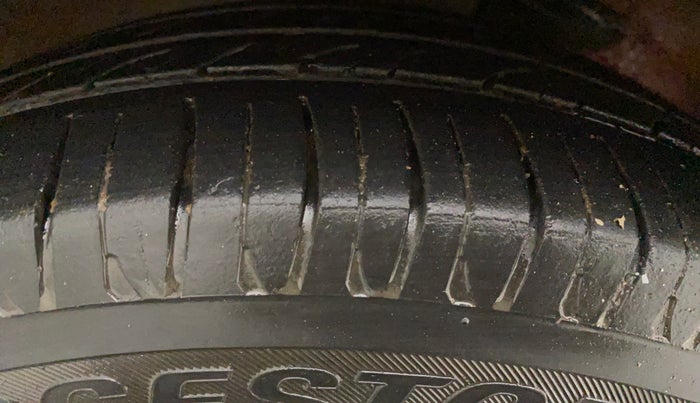 2013 Maruti Alto K10 VXI, CNG, Manual, 55,578 km, Right Rear Tyre Tread