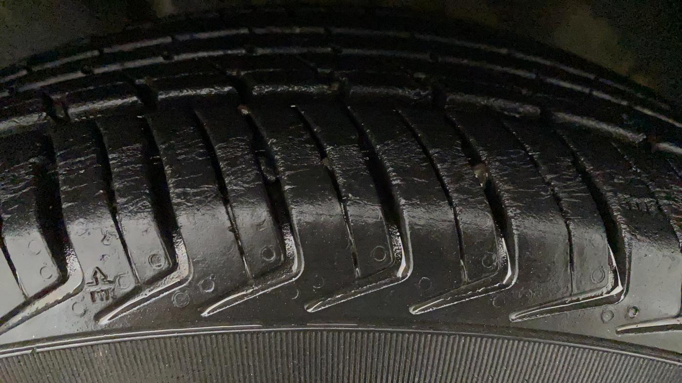 2018 Renault Kwid RXT 0.8 (O), Petrol, Manual, 12,648 km, Left Rear Tyre Tread