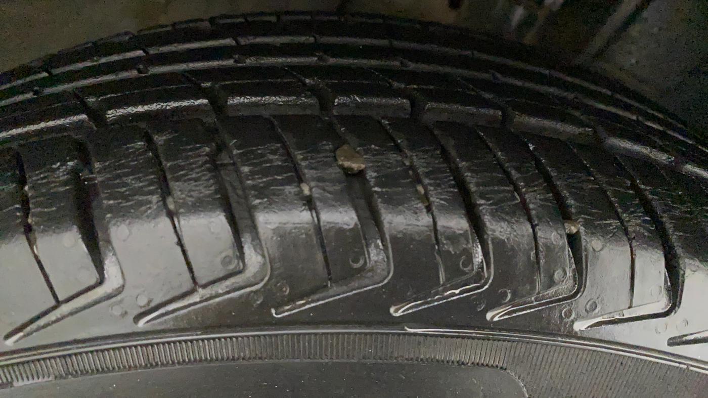 2018 Renault Kwid RXT 0.8 (O), Petrol, Manual, 12,648 km, Right Rear Tyre Tread