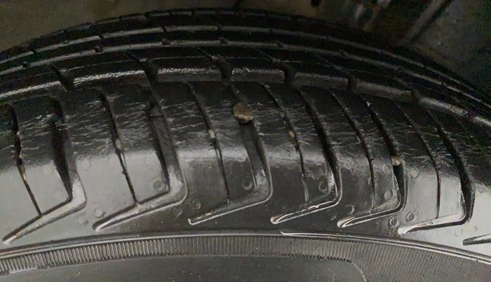 2018 Renault Kwid RXT 0.8 (O), Petrol, Manual, 12,648 km, Right Rear Tyre Tread