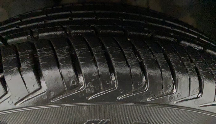 2018 Renault Kwid RXT 0.8 (O), Petrol, Manual, 12,648 km, Right Front Tyre Tread