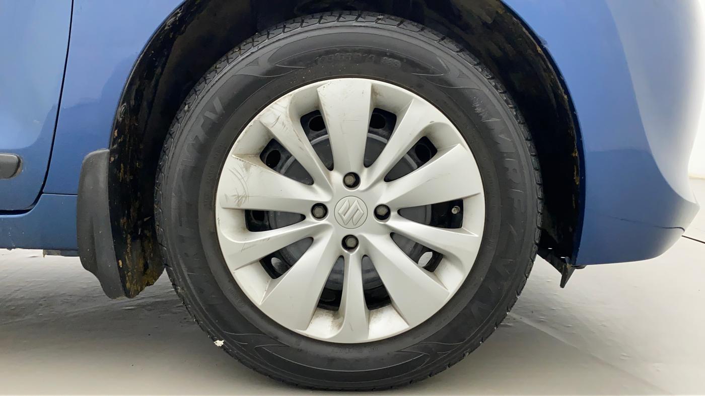 2016 Maruti Baleno DELTA PETROL 1.2, Petrol, Manual, 1,00,505 km, Right Front Wheel