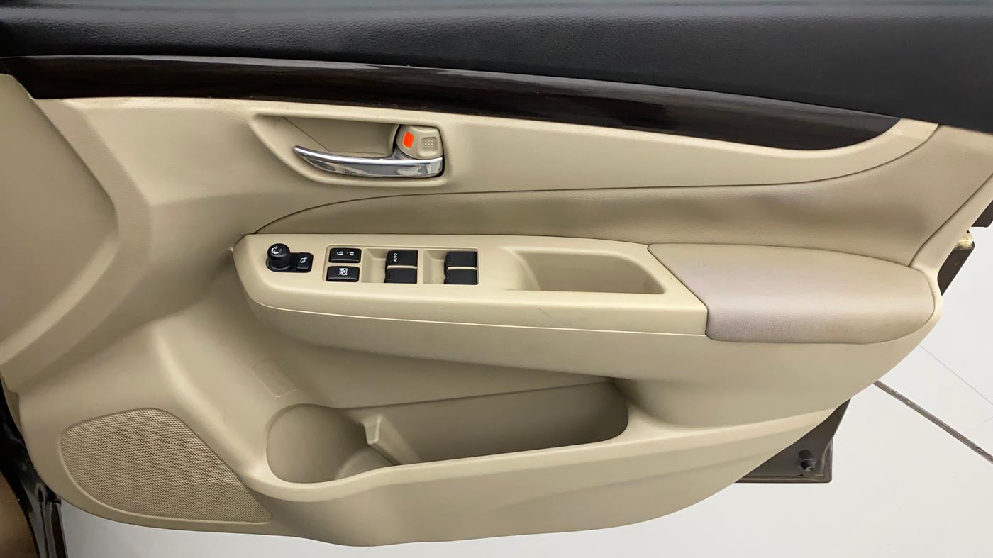 2016 Maruti Ciaz ZXI, Petrol, Manual, 63,300 km, Driver Side Door Panels Control