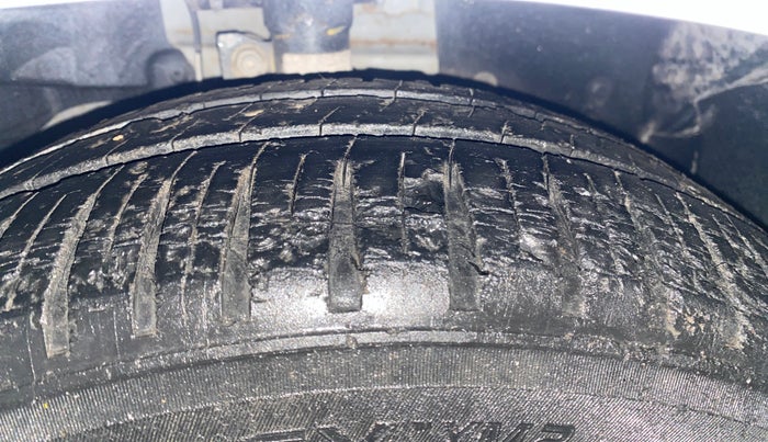 2016 Ford Figo Aspire TITANIUM1.5 DIESEL, Diesel, Manual, 48,080 km, Right Front Tyre Tread