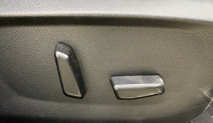 2024 KIA SELTOS  GTX PLUS 1.5 DIESEL AT, Diesel, Automatic, 44,058 km, Driver Side Adjustment Panel