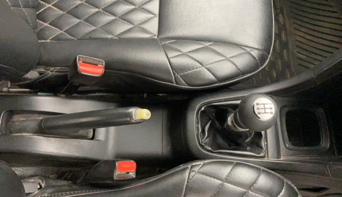 2016 Maruti Swift ZDI, Diesel, Manual, 1,37,997 km, Gear Lever