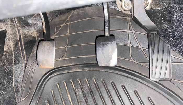 2016 Maruti Swift ZDI, Diesel, Manual, 1,37,997 km, Pedals