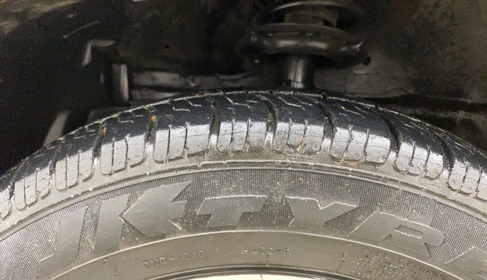2016 Maruti Swift ZDI, Diesel, Manual, 1,37,997 km, Left Front Tyre Tread