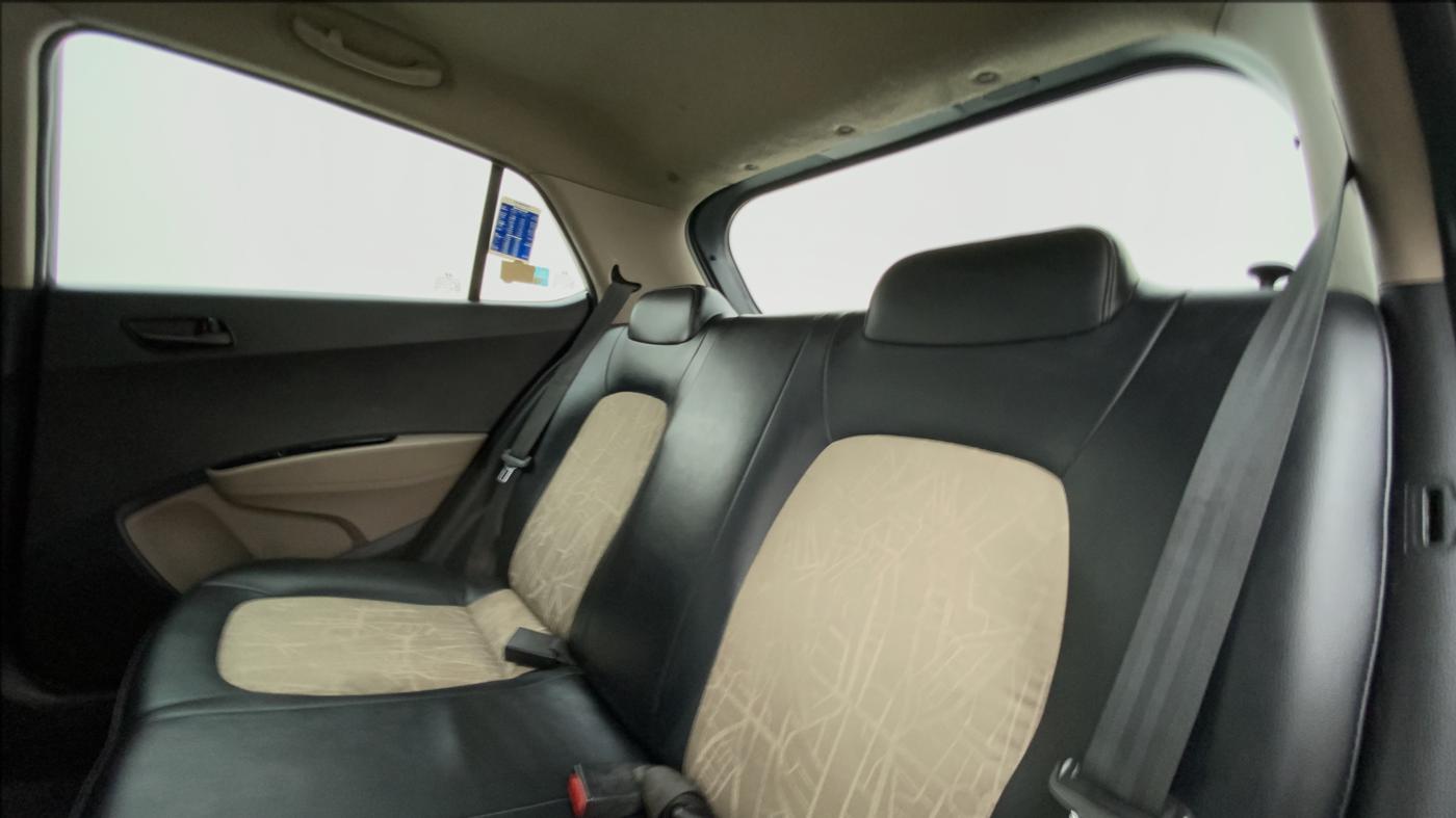 2017 Hyundai Grand i10 magna 1.2 crdi, Diesel, Manual, 68,364 km, Right Side Rear Door Cabin