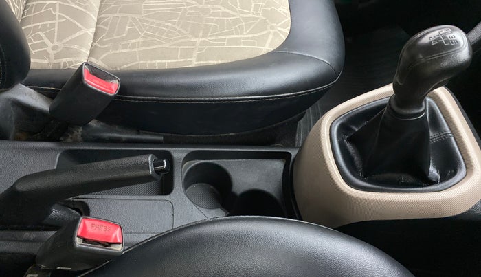 2017 Hyundai Grand i10 magna 1.2 crdi, Diesel, Manual, 68,364 km, Gear Lever