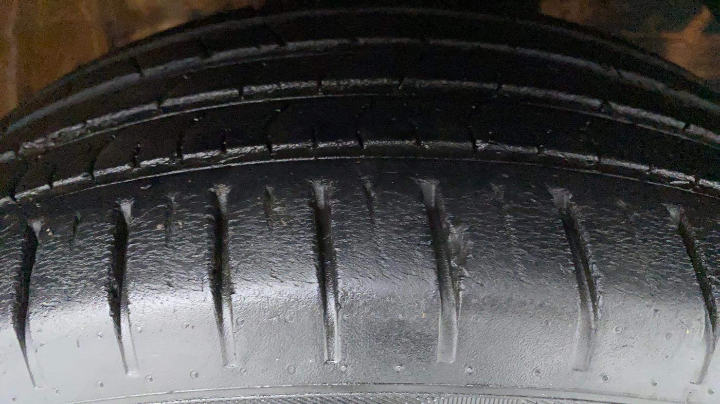 2018 Maruti Baleno ZETA 1.2 K12, Petrol, Manual, 42,273 km, Right Rear Tyre Tread