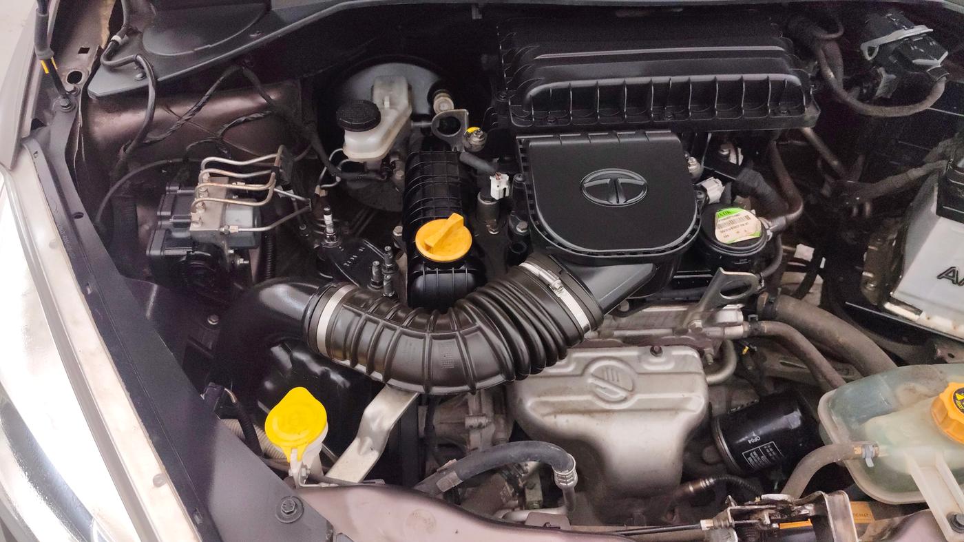 2019 Tata Tiago XZ PETROL, Petrol, Manual, 26,370 km, Engine View - Right