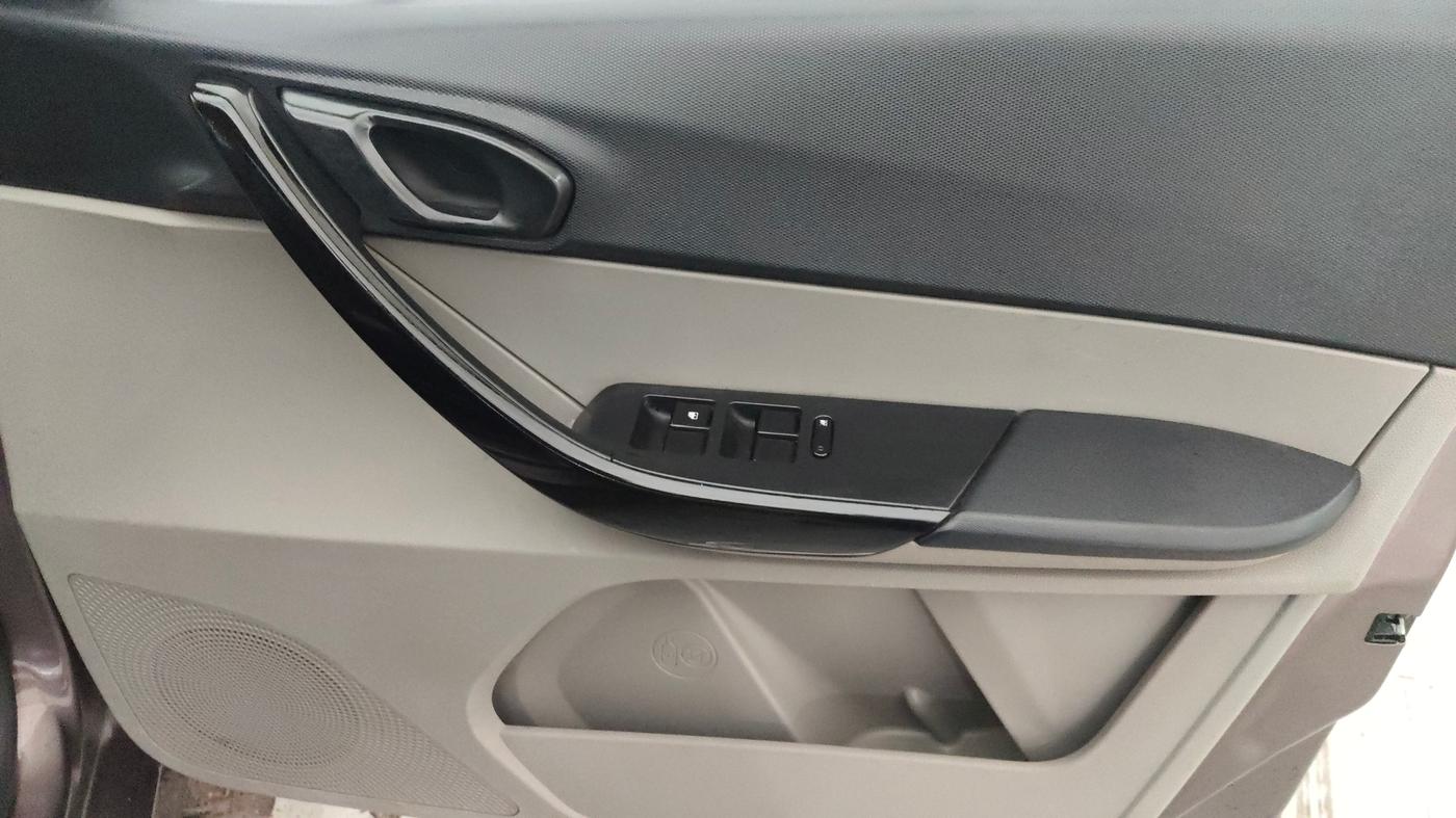 2019 Tata Tiago XZ PETROL, Petrol, Manual, 26,370 km, Driver Side Door Panels Control