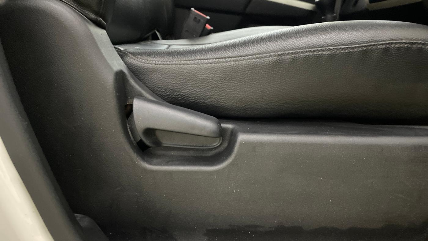 2014 Maruti Wagon R 1.0 LXI CNG, CNG, Manual, 34,754 km, Driver Side Adjustment Panel