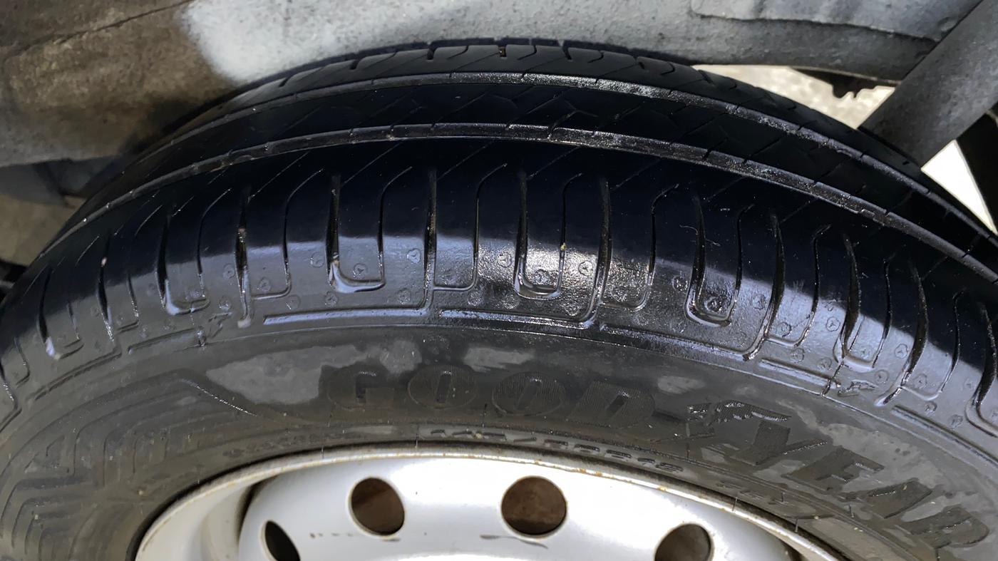 2014 Maruti Wagon R 1.0 LXI CNG, CNG, Manual, 34,754 km, Left Rear Tyre Tread
