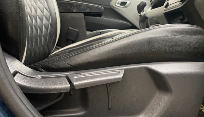 2022 Hyundai GRAND I10 NIOS SPORTZ 1.2 KAPPA VTVT, Petrol, Manual, 62,305 km, Driver Side Adjustment Panel