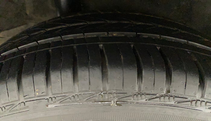 2015 Honda Amaze 1.2L I-VTEC S, Petrol, Manual, 81,212 km, Right Rear Tyre Tread