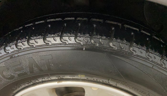 2016 Hyundai Grand i10 ASTA AT 1.2 KAPPA VTVT, Petrol, Automatic, 66,660 km, Right Front Tyre Tread