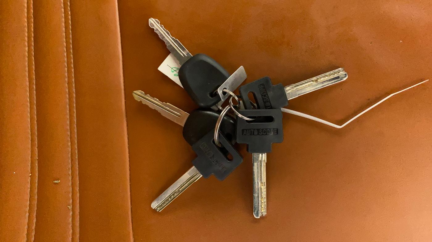 2023 Maruti Swift LXI, Petrol, Manual, 36,937 km, Key Close Up