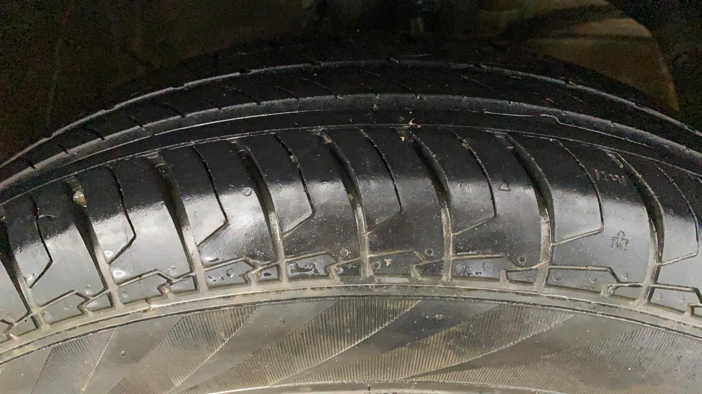 2023 Maruti Swift LXI, Petrol, Manual, 36,937 km, Right Front Tyre Tread