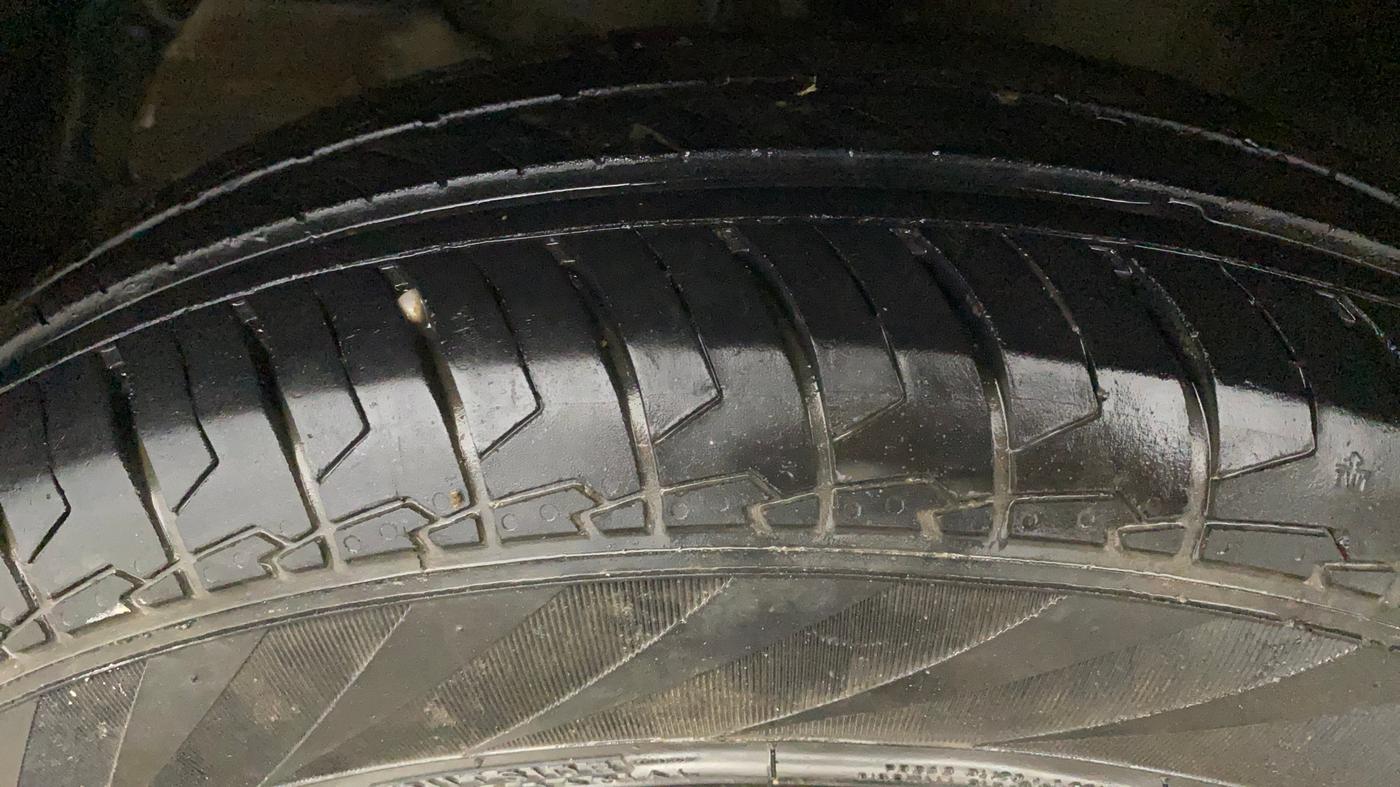 2023 Maruti Swift LXI, Petrol, Manual, 36,937 km, Left Front Tyre Tread